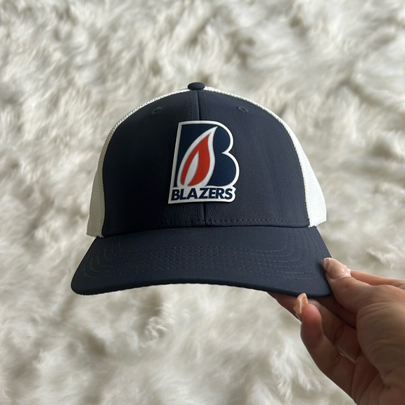 Blazers hockey team hat, perfect condition!!! - Picture 1 of 8
